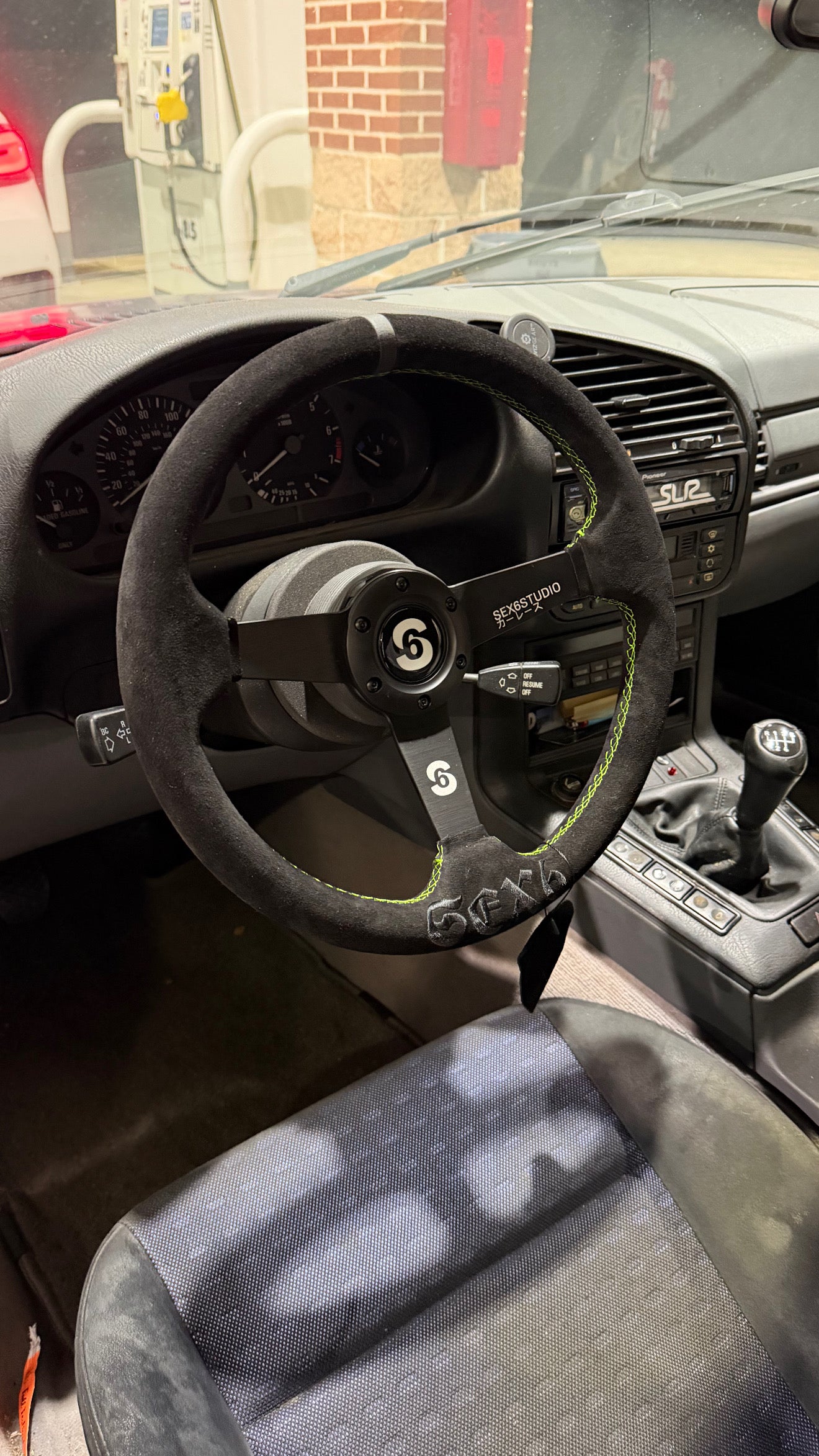 SEX6 Steering wheel